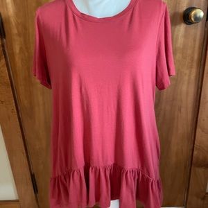 Woman’s LOGO shorts sleeve top with ruffled bottom and side pockets L(cinnabar)